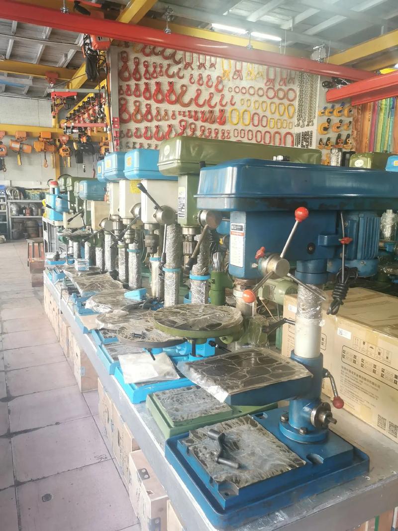 東莞英發(fā)五金 專業(yè)批發(fā)零售起重工具及五金產(chǎn)品